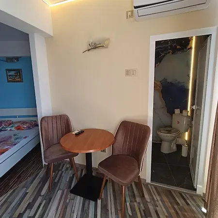 Family Casablanca * Βάρνα